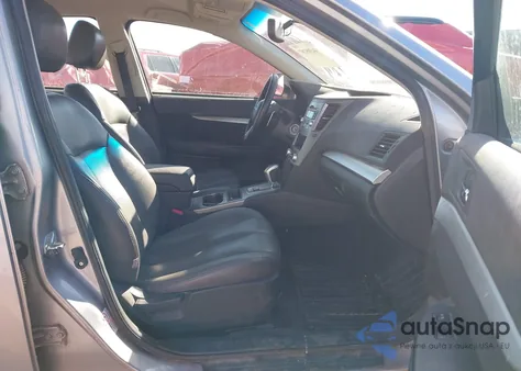 2010 Subaru Legacy 2.5I z USA, uszkodzony, nr VIN 4S3BMCA62A3211055